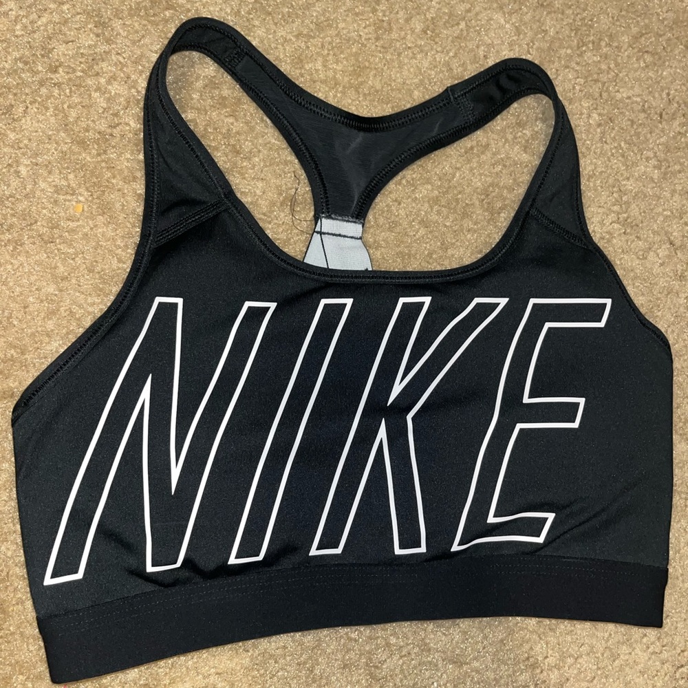 BLACK AND WHITE NIKE SPORTS BRA